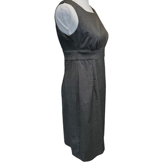 Gap Classic Pencil Dress. Size 4 - Picture 2 of 6